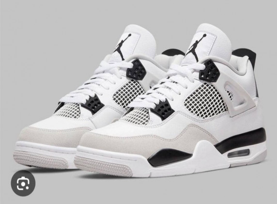 50% DE REDUCTION SUR LA PAIRE DE CHAUSSURE AIR JORDAN 4 CHEZ FRAN-FUN SHOP