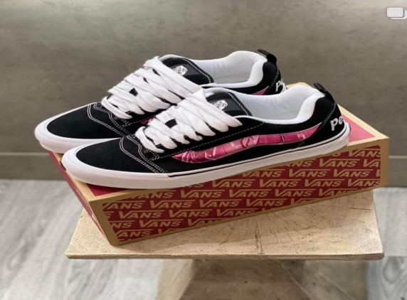 50% DE REDUCTION SUR LA PAIRE DE CHAUSSURE VANS CHEZ FRAN-FUN SHOP